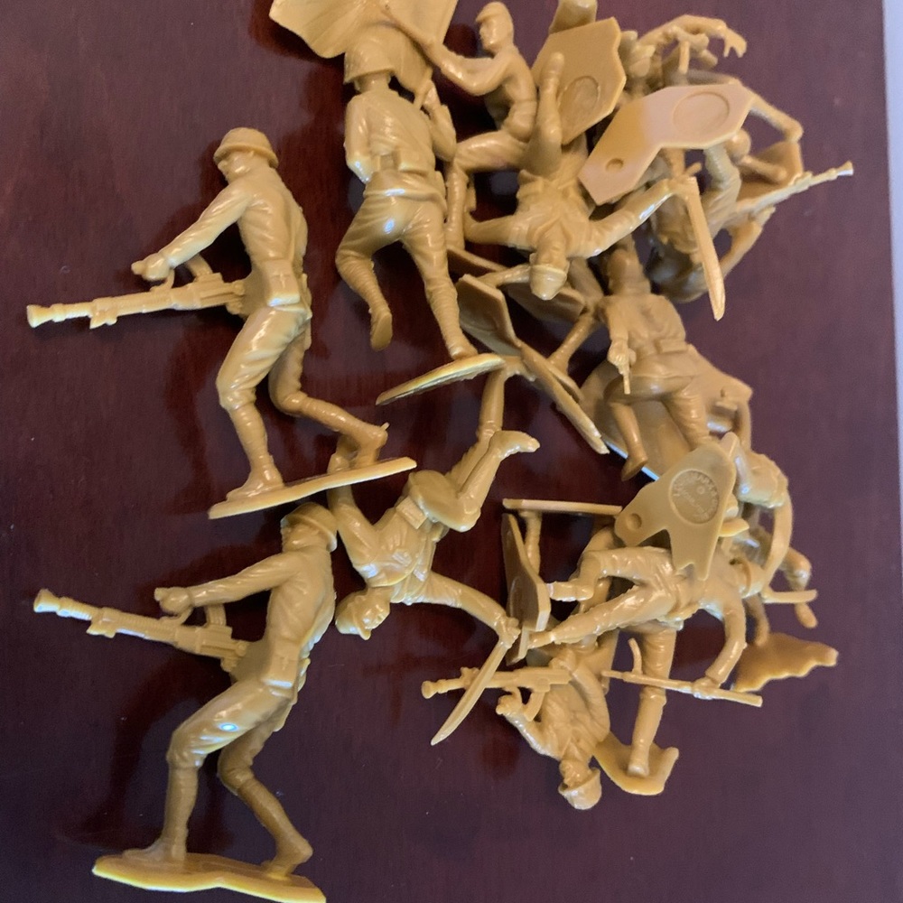 Vintage plastic soldiers lot of 16